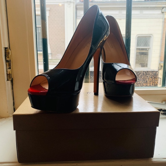 Only shiny open toe heel - Picture 2 of 2